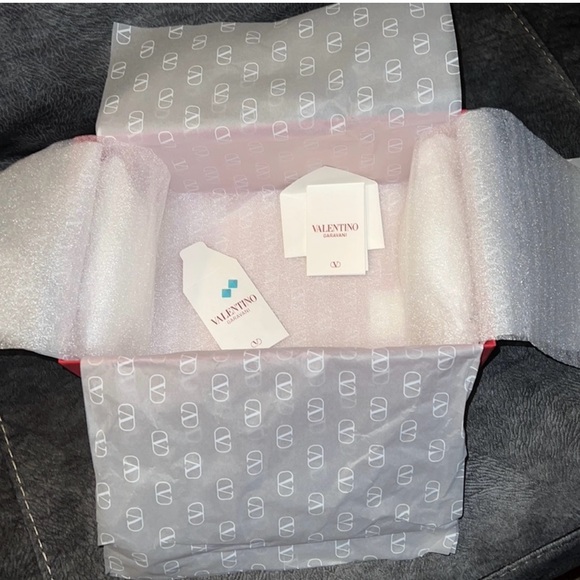 Valentino Garavani White / Gold Rock Stud Slide Sandals with Box & Dust Bag - Picture 8 of 13